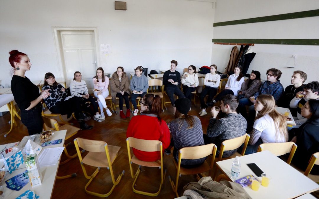 On Wednesday, 5 February 2020, we held a workshop at the First Gymnasium in Maribor as part of the BASE project, which is funded by the Europe for Citizens program and encourages young people to participate more and reflect on safety in various contexts of young people’s lives.